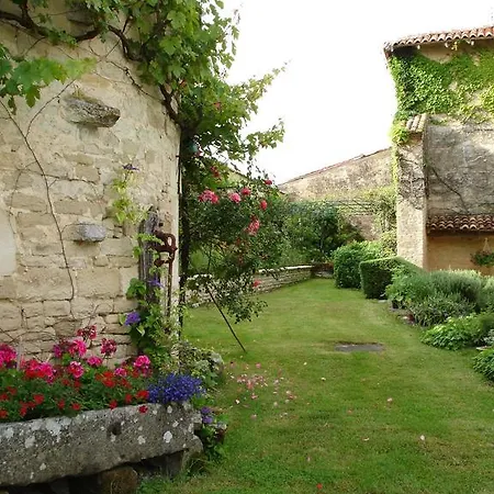 Le Logis Des Tours Maison d'hôtes *