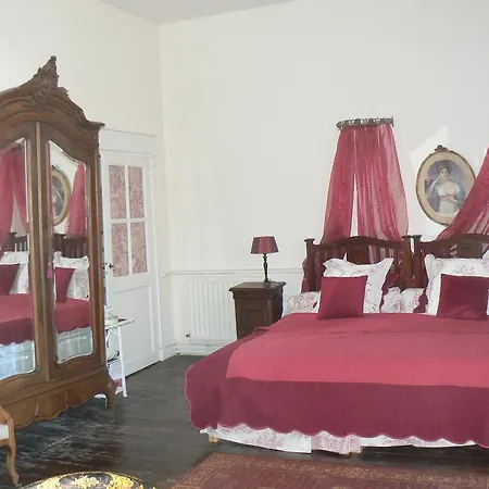 Le Logis Des Tours * Villefagnan